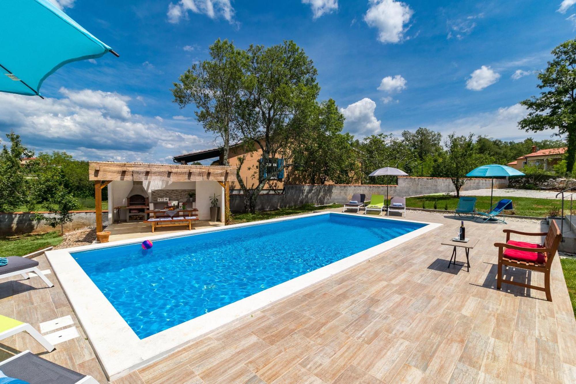Villa May Tinjan Buitenkant foto