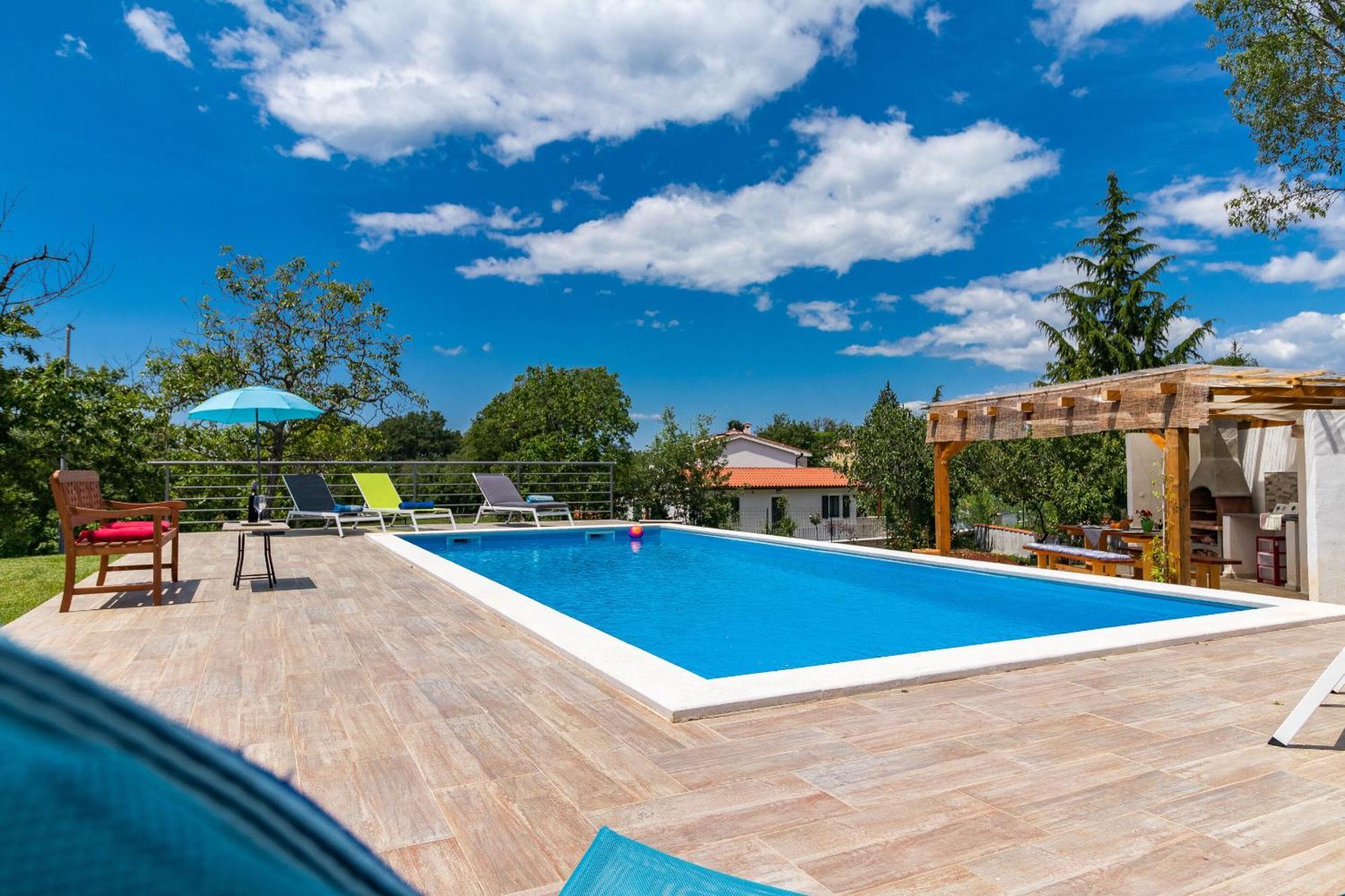 Villa May Tinjan Buitenkant foto