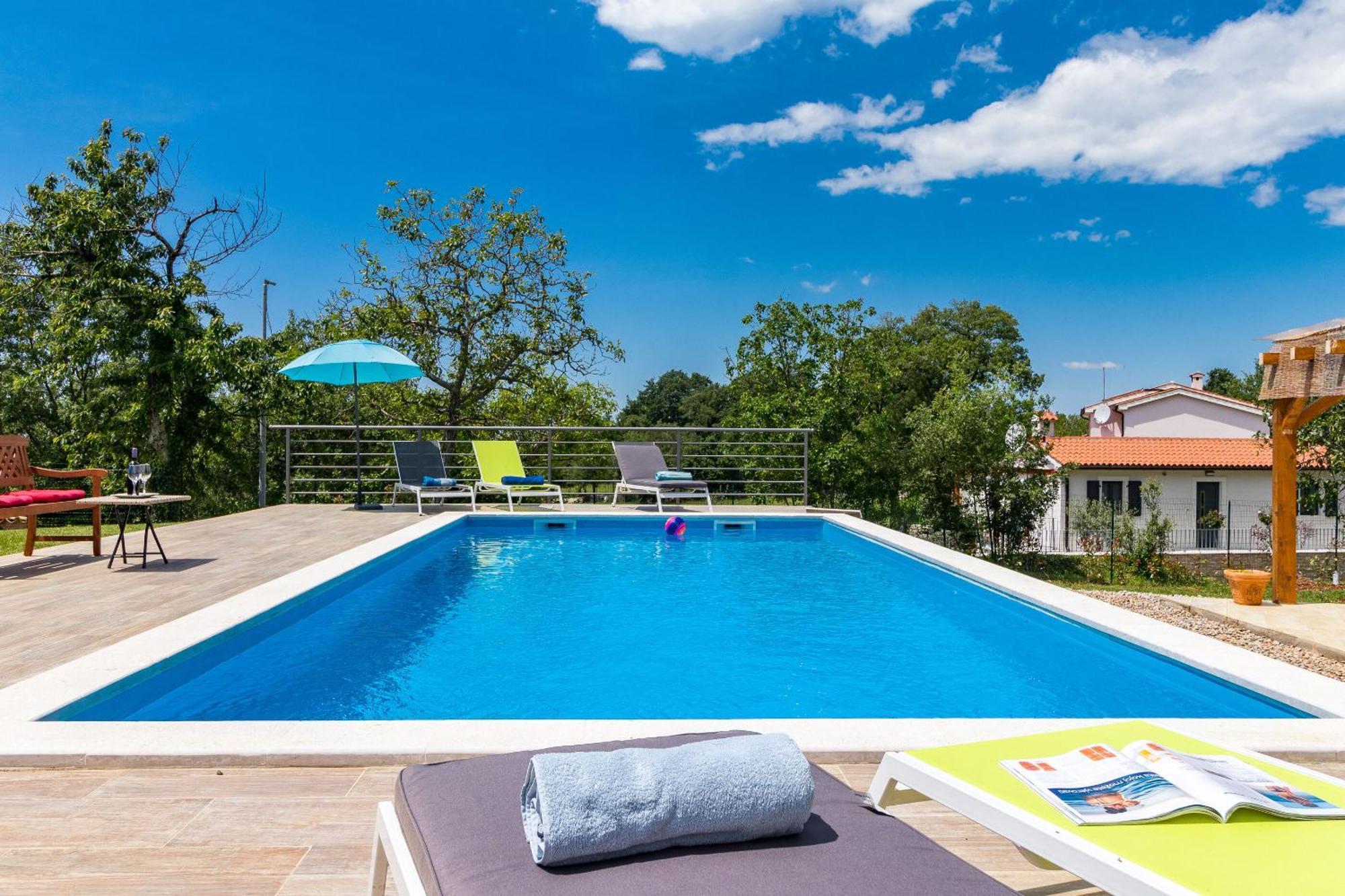 Villa May Tinjan Buitenkant foto